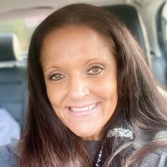 Meet your Posher, Catherine - Picture 2 of 3